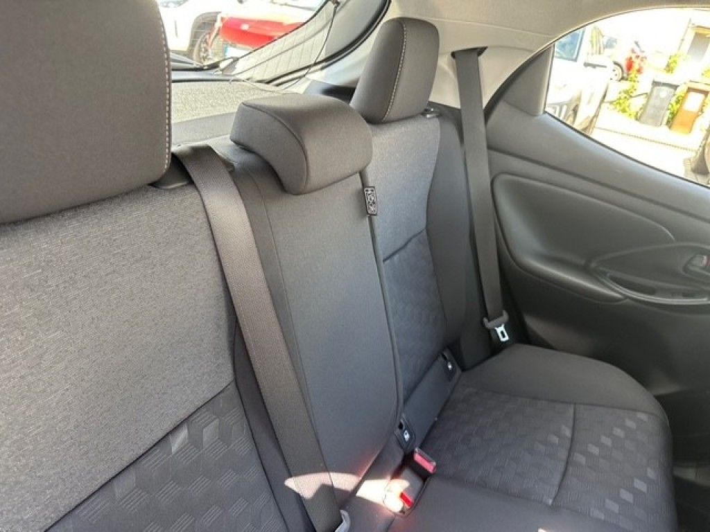 Foto 1 - Yaris Hybrid 116 1.5 VVT-i Teamplayer (XPA1), Shimmering Silber Metallic
